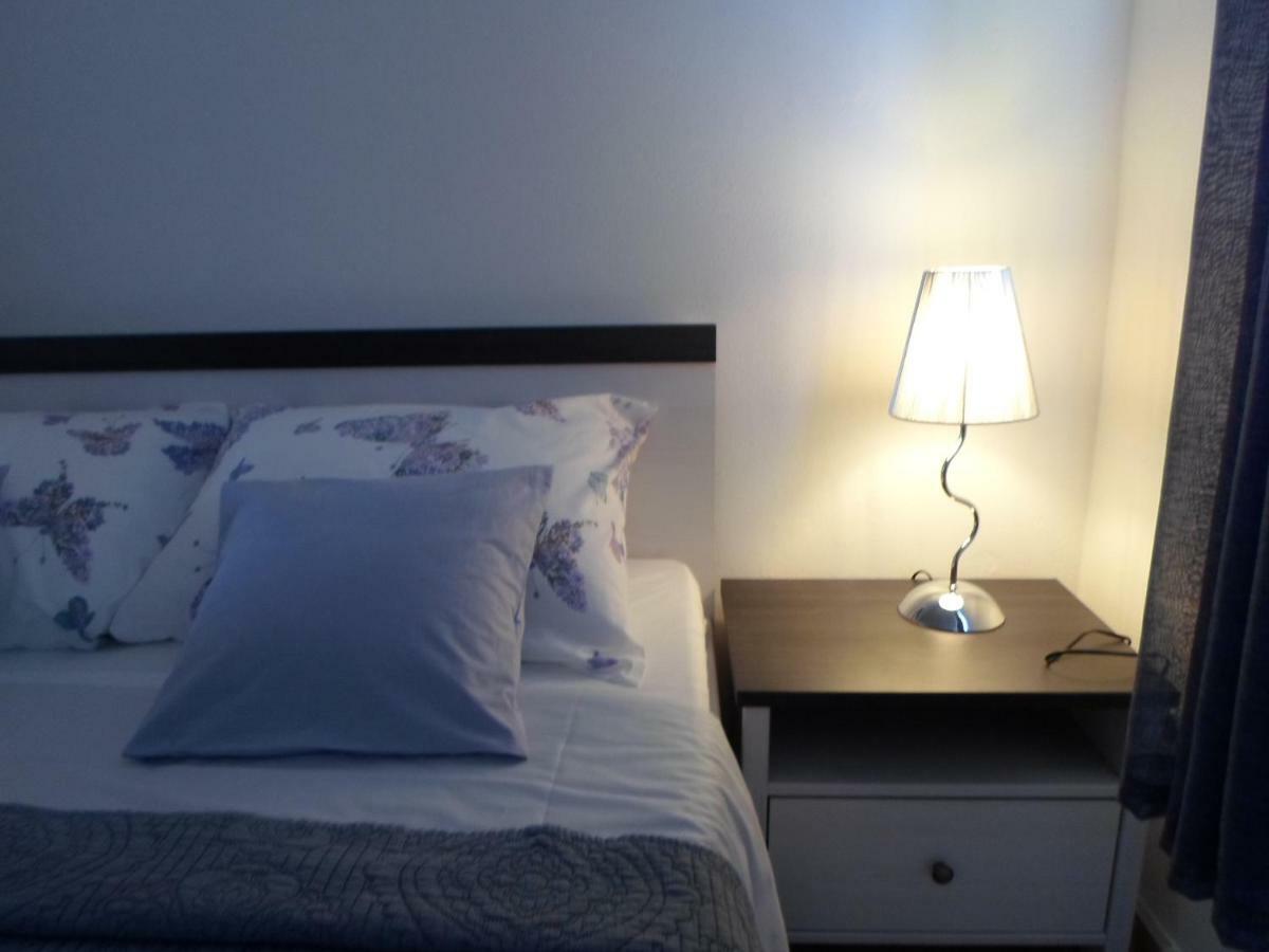 Lapis Apartment *